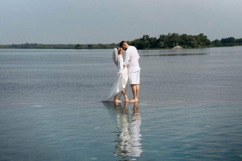 Весілля біля води